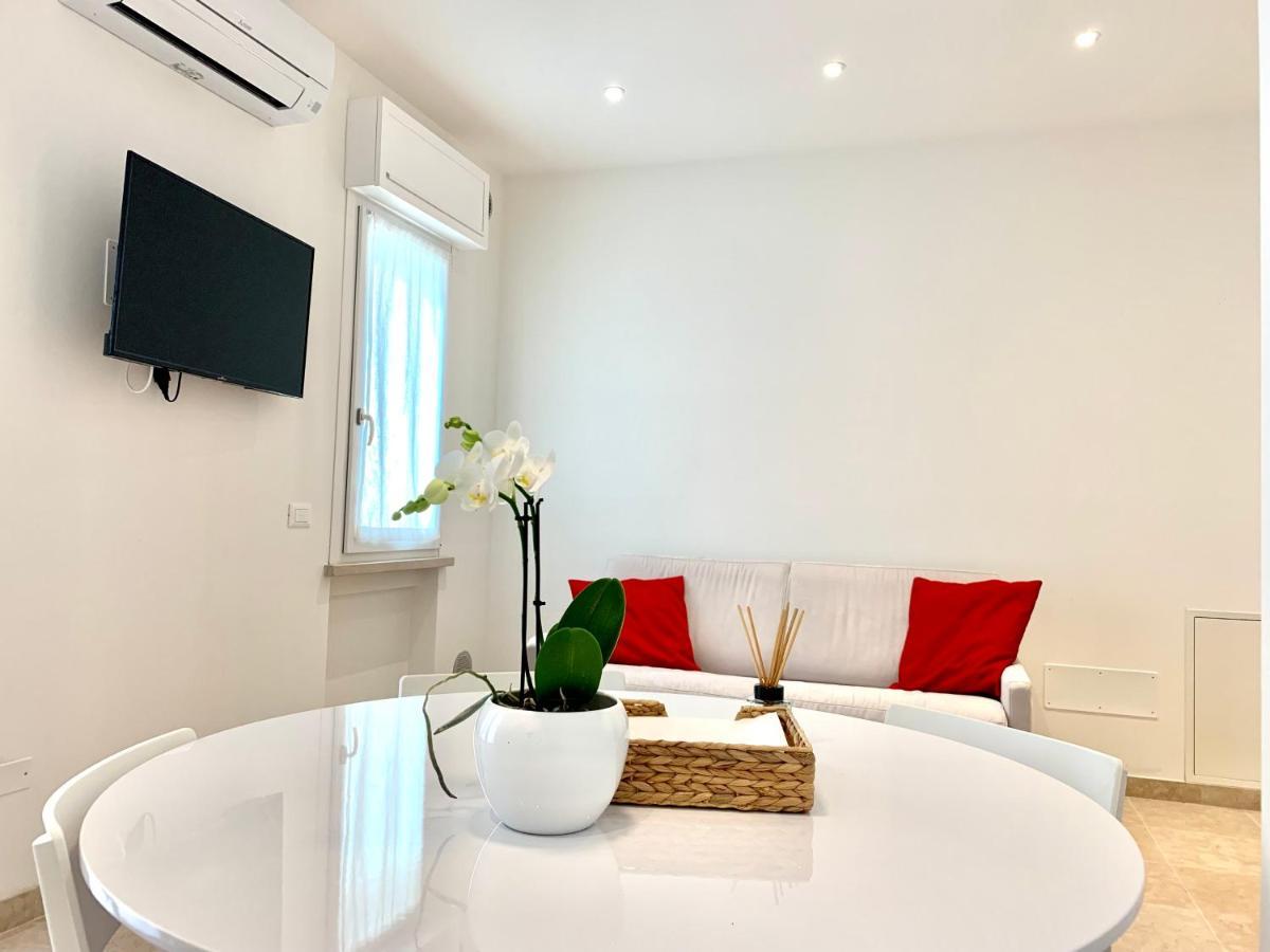 Suite Claudia Sirmione Exterior foto